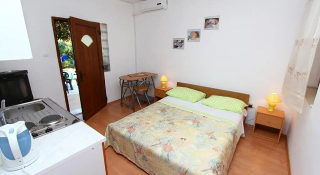 Студия Apartments Antolovic