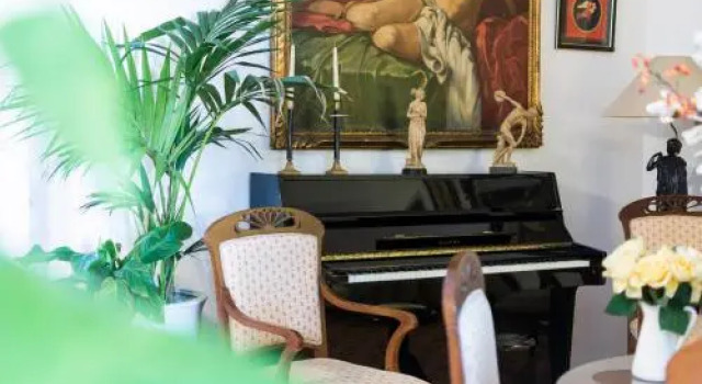 Hostal Residencia Mena