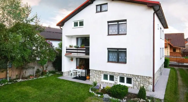Sunnystreet Guesthouse, Забронировать Отель Отели Стара-Лесны 3 звезды, 3*