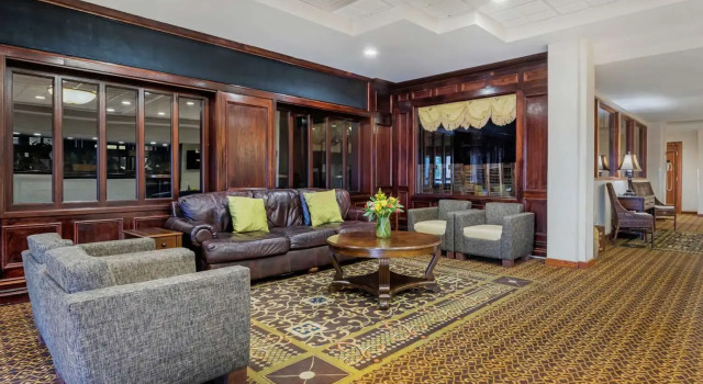 Clarion Hotel and Conference Center Harrisburg West, Boek Hotel Harrisburg 