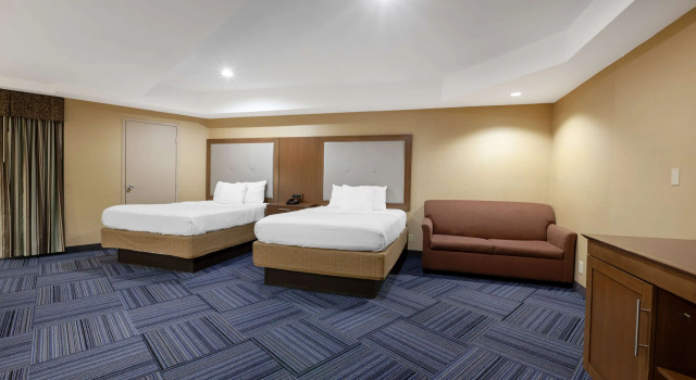 Четырёхместный люкс Best Western Summit Inn