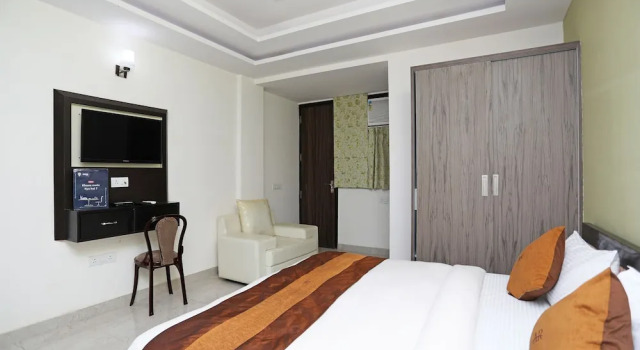 OYO 10581 Platinum Residency, Забронировать Отель Гургаон 