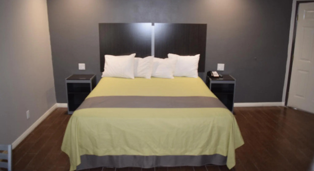 Номер Standard Deluxe Inn Hawthorne/ LAX