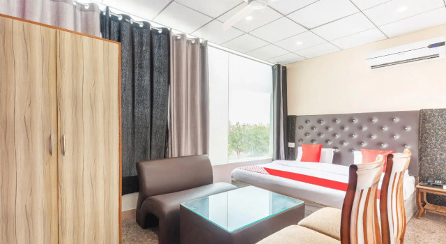 OYO 40649 Hotel Kapoor Residency, Book Hotel Mohali Punjab