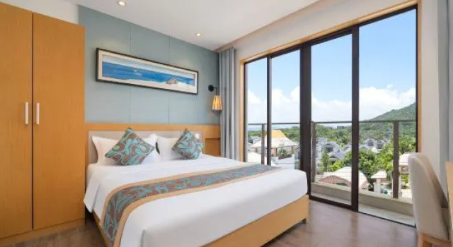 Люкс с 2 комнатами RoEasy Hospitality Hotel