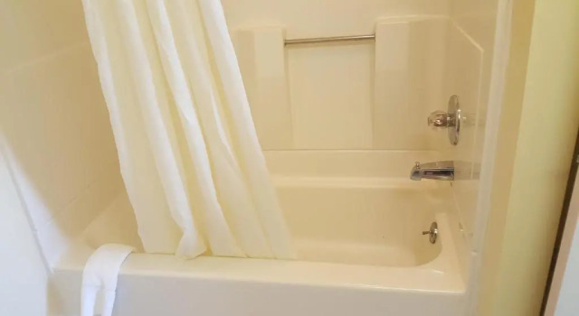 Номер Standard Rodeway Inn & Suites Hershey Chocolate Avenue