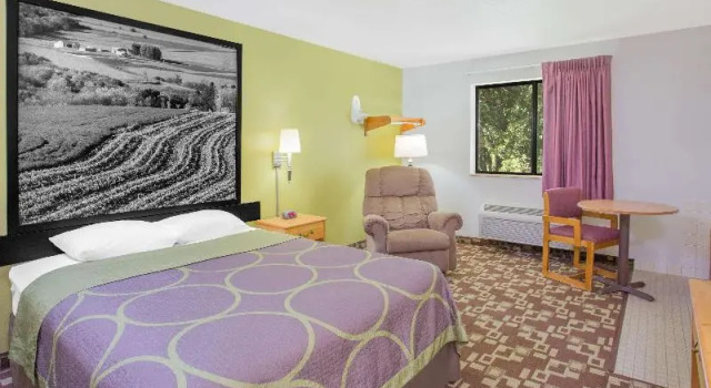 Номер Standard Super 8 by Wyndham Independence IA