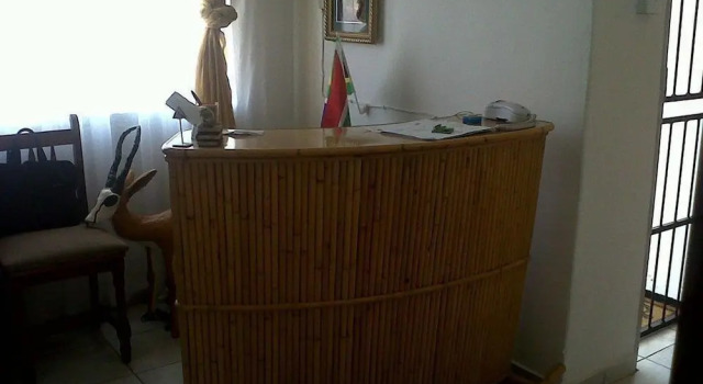 Roba Monakedi Guest Lodge, 预订 宾馆 梅富根 西北省
