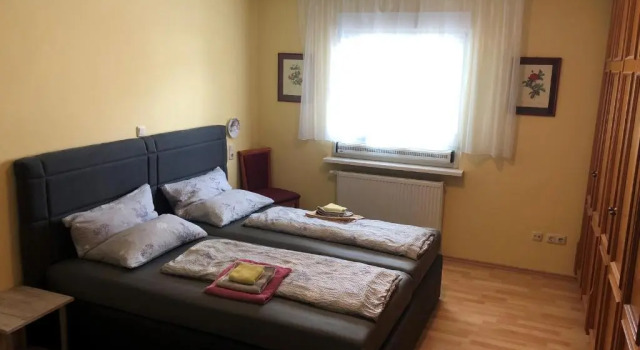 Ferienhaus Gonsbach, Book Hotel Mainz Rheinland-Pfalz