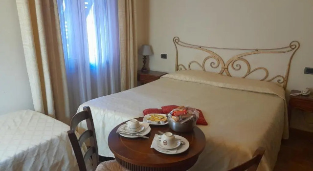 Трёхместный номер Standard Petit Chateau