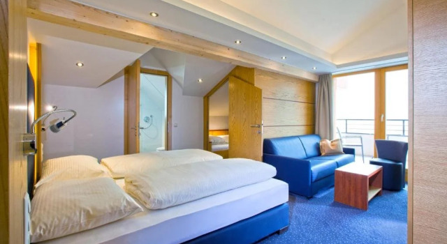 Hotel Lukas, Rezerwuj Hotel Hotele w Tyrol z parkingiem, Parking