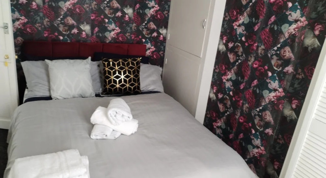 Comfortable 4-bed House in Hucknall, Nottingham, Забронировать Отель Отели Англии 3 звезды, 3*