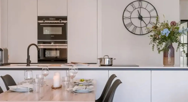 Апартаменты Lovely Apartment With Lateral sea View and Parking