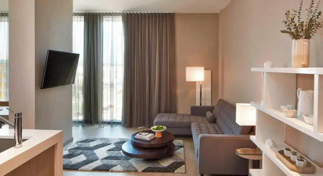 Люкс AC Hotel by Marriott Des Moines East Village