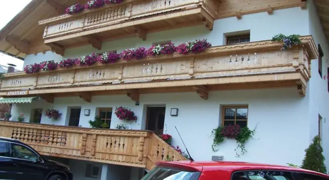 Haus Emberger, Забронировать Отель Герлос Циллерталь, рядом с Циллерталь-Арена