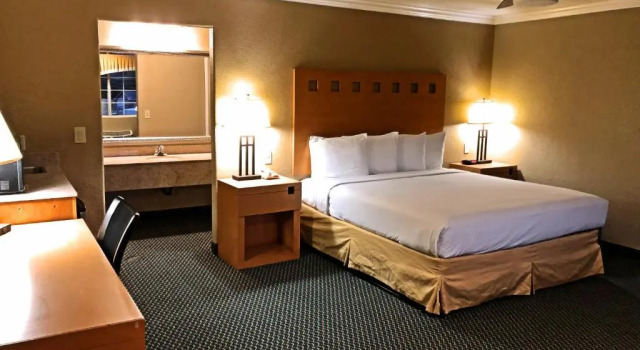 Полулюкс Lake Point Lodge