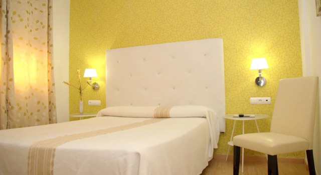 Hotel Cedran, Забронировать Отель Центр Гранада, рядом с Городской совет Гранады