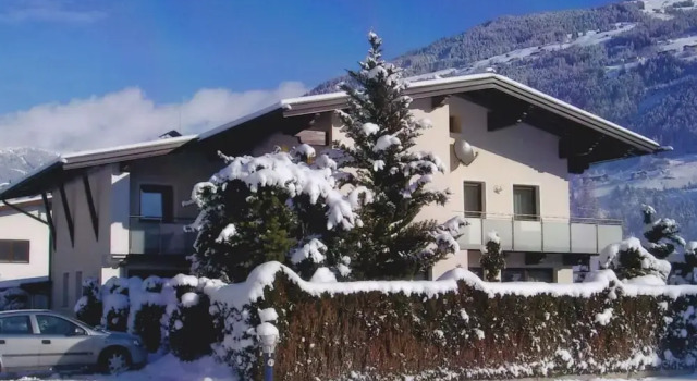 Апартаменты Chalet in Aschau near Ski Bus & Zillertal Slopes