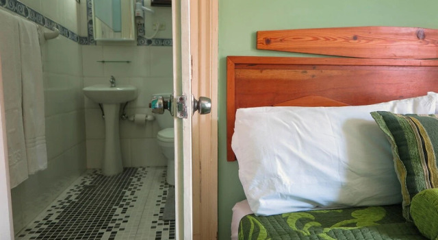 Hostal Balcones 2, Knocking on Cuba, Забронировать Отель Отели Гаваны 3 звезды, рядом с Старая площадь, 3*