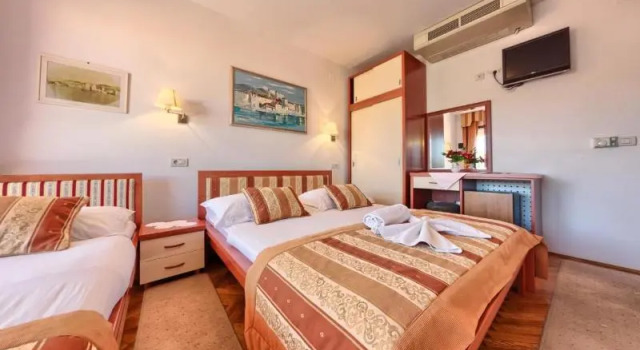 Двухместный номер Standard с балконом Hotel Trogirski Dvori