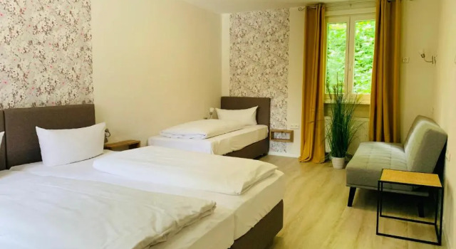 Трёхместный номер Standard Hotel-Restaurant Buger Hof