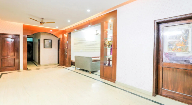 OYO DTT030 Classy Inn, Забронировать Отель Отели Нью-Дели с парковкой, Парковка
