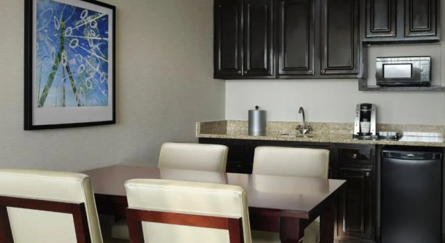 Одноместный люкс Holiday Inn & Suites Boston Peabody by IHG