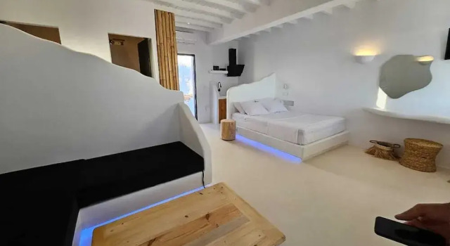 Elli Tropical Suites