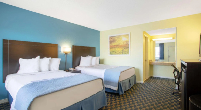 Четырёхместный номер Standard Days Inn by Wyndham Wrightstown McGuire AFB/Bordentown