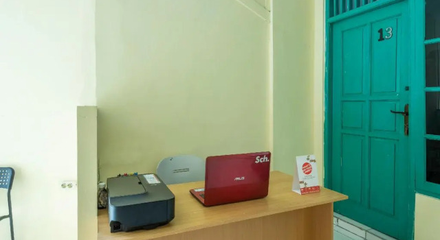 OYO 1750 Lourdes, Book Hotel Karawang West Java