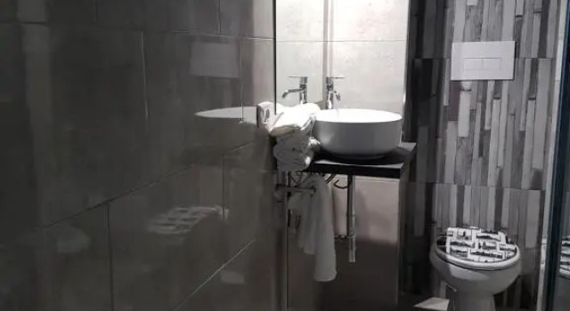 Номер Economy ESPOSITO PLAZA- ROOMS & SUITE