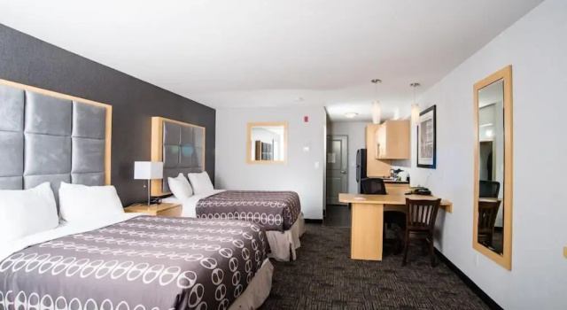 Четырёхместный номер Deluxe Western Star All Suites Carnduff