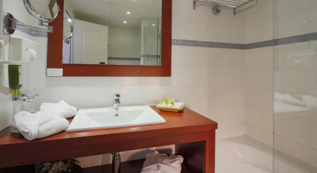 Двухместный номер Standard с видом на сад Hôtel Les Jardins De Sainte-Maxime