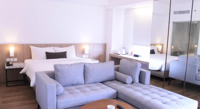 Junior Suite s balkonem Zuri Express Lippo Cikarang