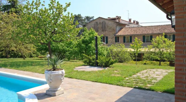 Agriturismo Terensano, Rezervovat Hotel Monleale Piemont