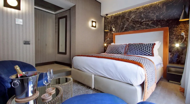 Двухместный номер Deluxe с балконом HELMIRAGE Piazza di Spagna Suite