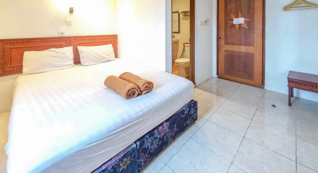 D Hans Hotel Syariah RedPartner near Wisata Religi Sunan Ampel Surabaya, Book Hotel Semampir Surabaya