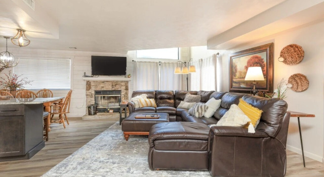 Seven Springs Meadowridge Pet Friendly 3 Bedroom Condo by RedAwning, Buchen Sie Ferienwohnung Seven Springs USA