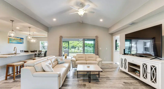 South Gulf Cove Retreat w/ Grill - 13 Mi to Beach!