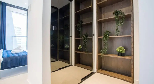 Breathtaking Lake/parkview Apt Pool&gym@3br, Varaa Villa Melbourne 