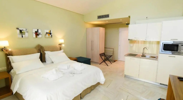 Студия с балконом Edem Luxury Apartments