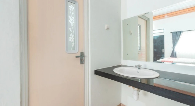 Trans Hotel by OYO Rooms, Buchen Sie Hotel Cilegon Banten
