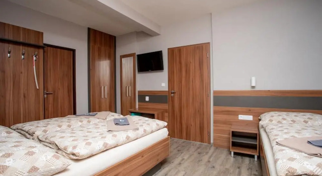 Hotel U kone, Rezerwuj Hotel Hotele w Central Bohemia z parkingiem, Parking