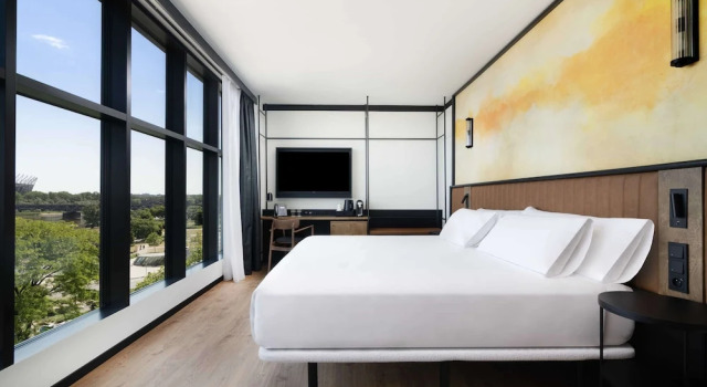 Номер Deluxe с красивым видом из окна Barceló Warsaw Powiśle