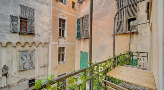 #31 Comfy place in the Old Town Balcony & AC 2Min to Beach, Забронировать Апартаменты/квартира Ницца Приморские Альпы, рядом с Набережная Соединенных Штатов