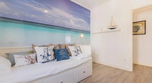 Cozy Seaview Apartment