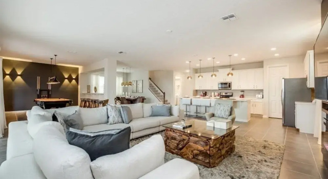 Solara Resort 9 Bedroom 6 Bathroom Resort Villa Villa, Забронировать Курортный отель Отели Селебрейшн с парковкой, рядом с Mystic Dunes Golf Club, Парковка