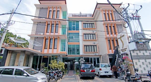 ZEN Rooms Shri Laksmi Seminyak, Забронировать Отель Отели в центре Легиан, в центре