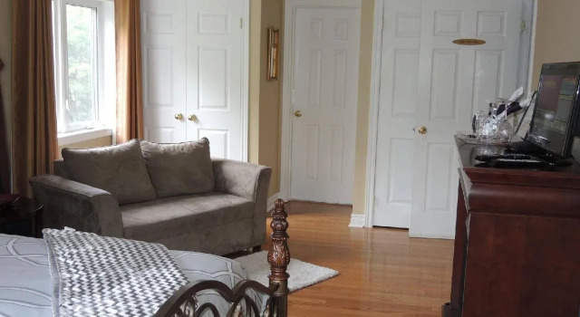 Demi's Place Bed and Breakfast, Varaa Hotelli Niagara Wine Region Ontario