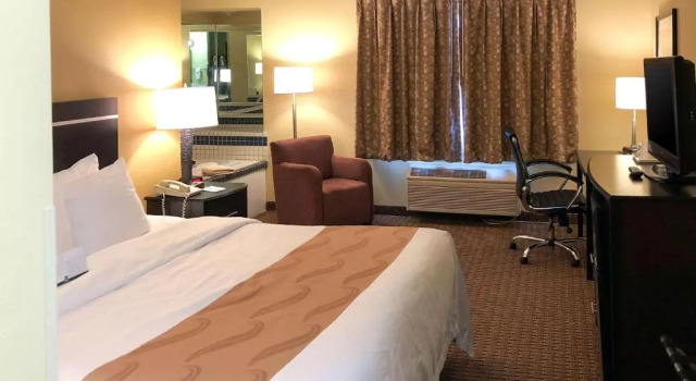 Люкс Quality Inn & Suites Sun Prairie Madison East